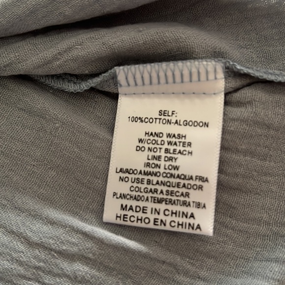 Listicle Halter Top - Size Small NWT - Picture 7 of 10